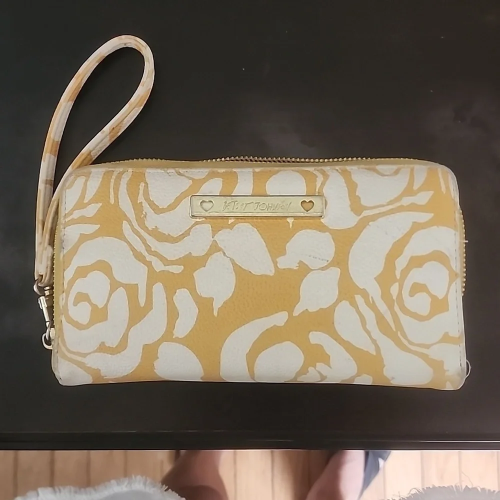 Betsey Johnson wristlet